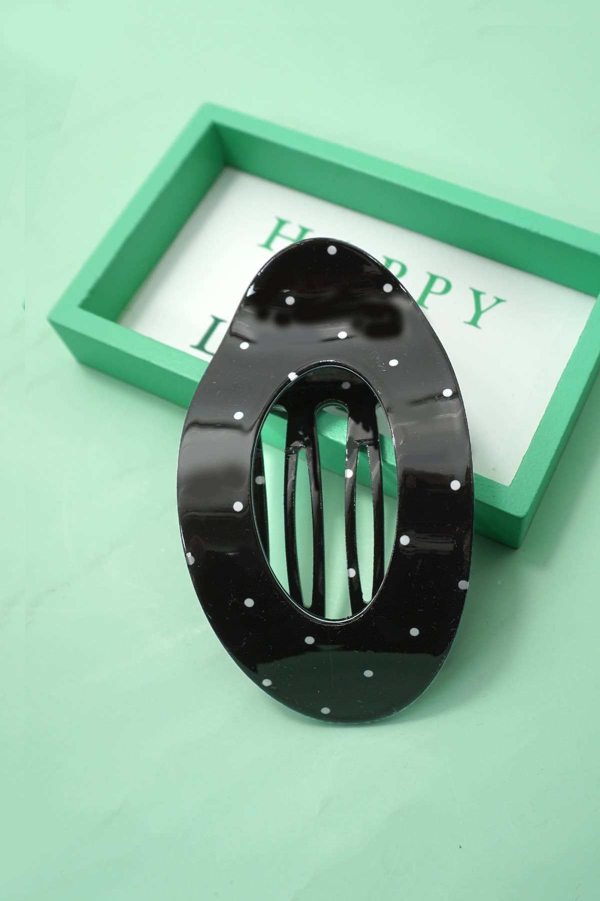 Lay Flat Oval Hair Claw Clips