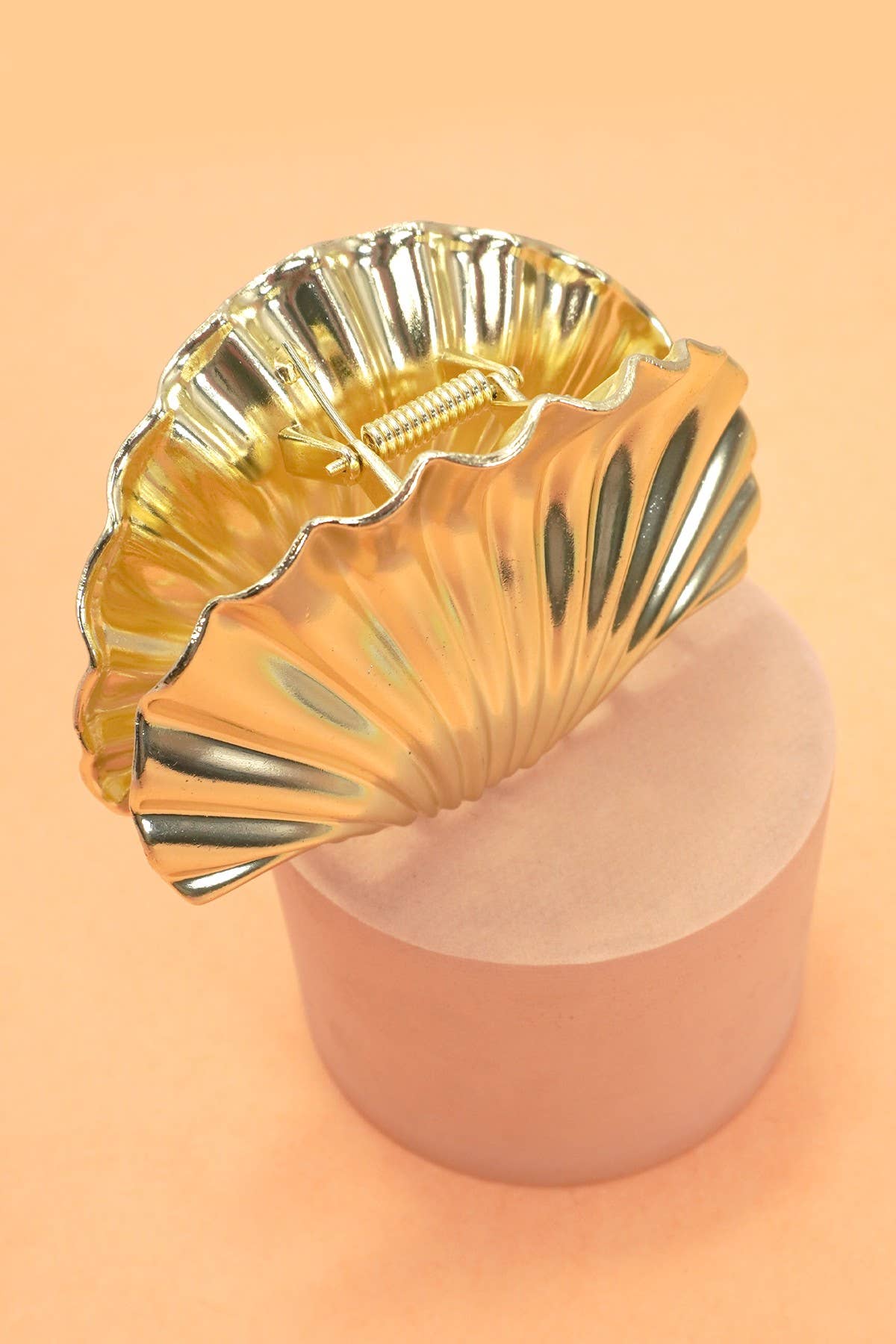 SEASHELL GOLD HAIR CLAW HAIR CLIP