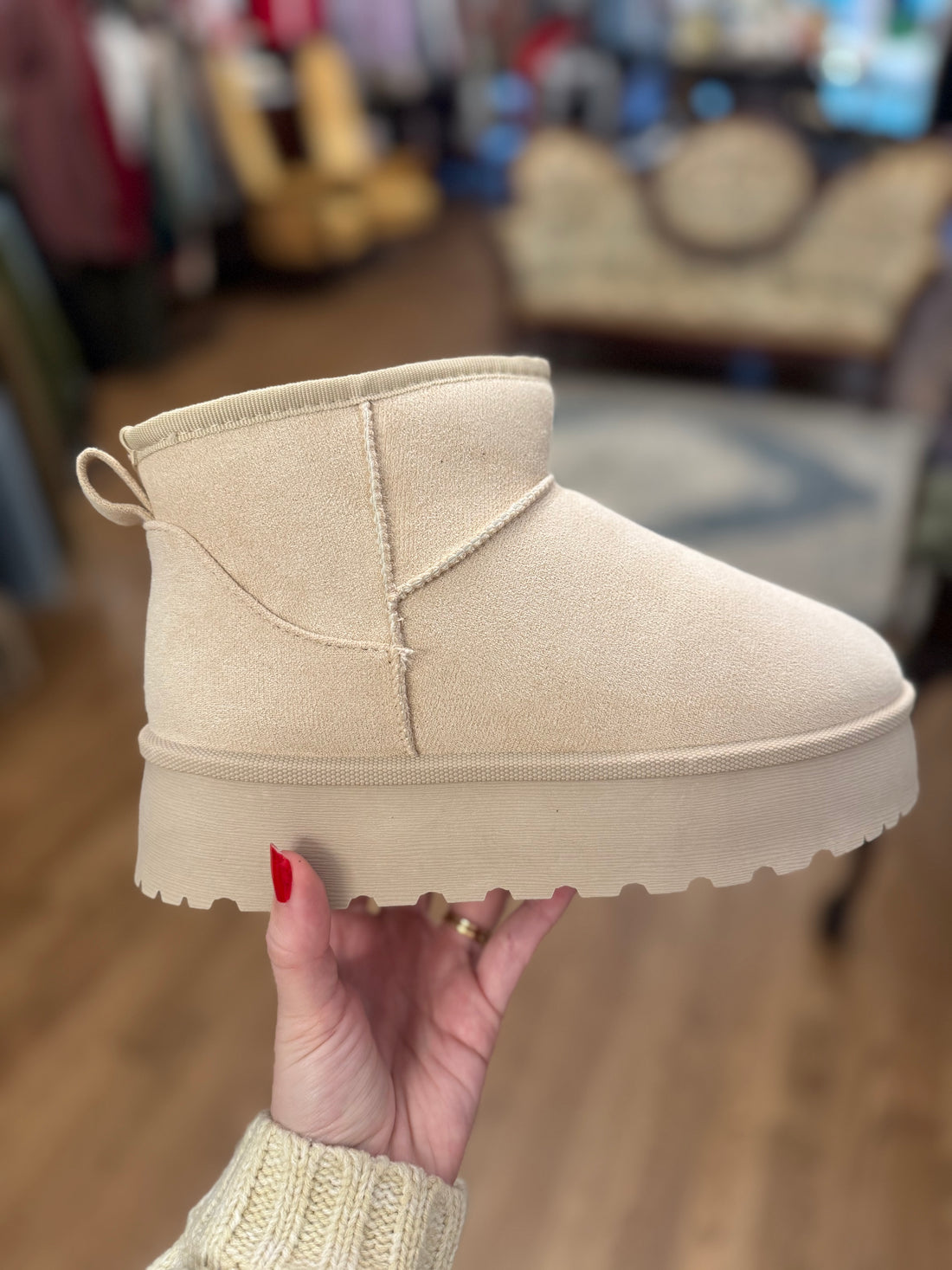 Platform Boot – Mel's on Market
